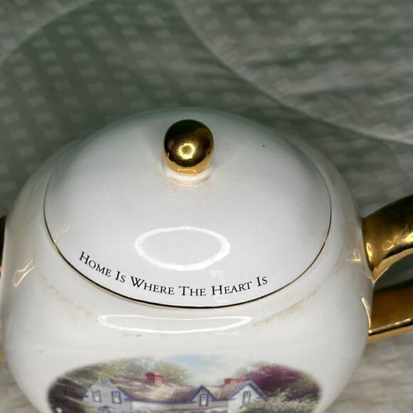 Thomas Kinkade Teapot,
"Home is Where the Heart Is",
Teleflora Tea Pot - Picture 2 of 13